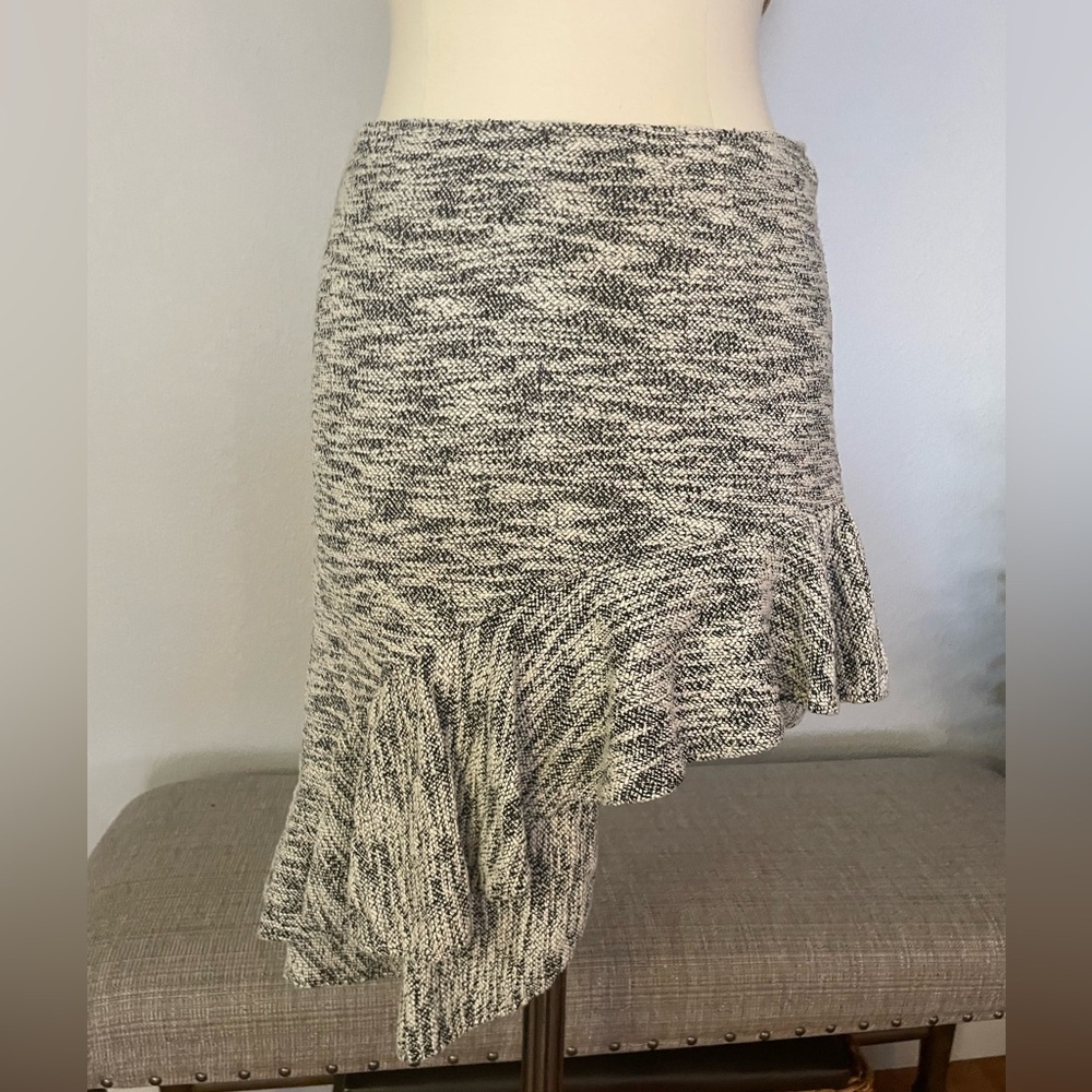 Elegant Gray Ruffle Skirt - Picture 4 of 9
